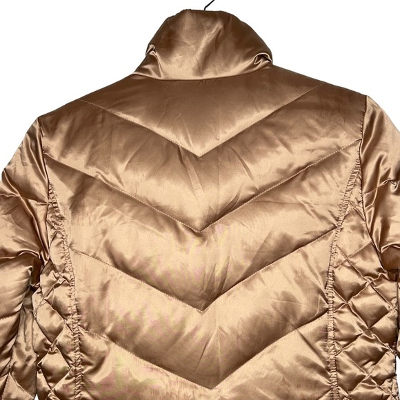 Kenneth Cole Women’s Gold Chevron Quilted Down Puffer Jacket Size M Packable - Picture 10 of 15